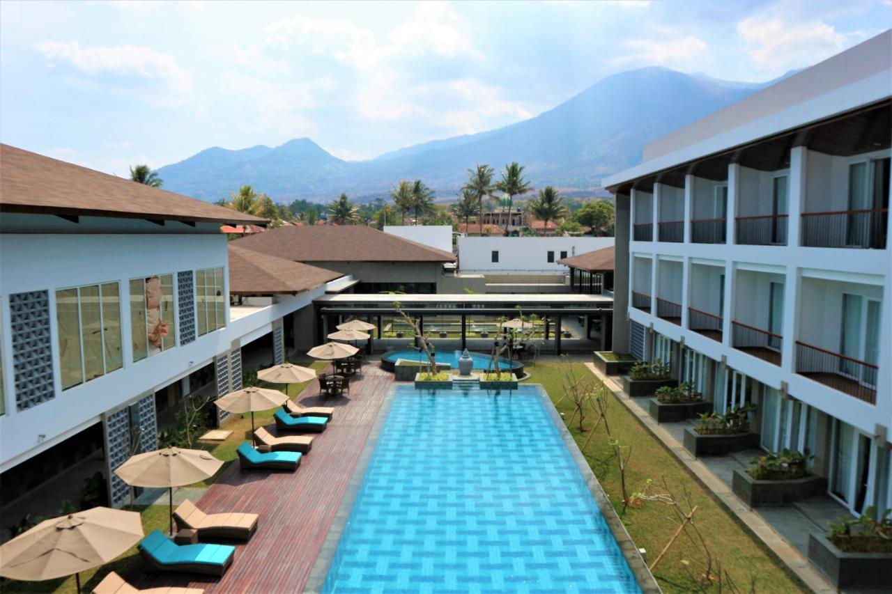 Hotel Santika Garut Eksteriør bilde